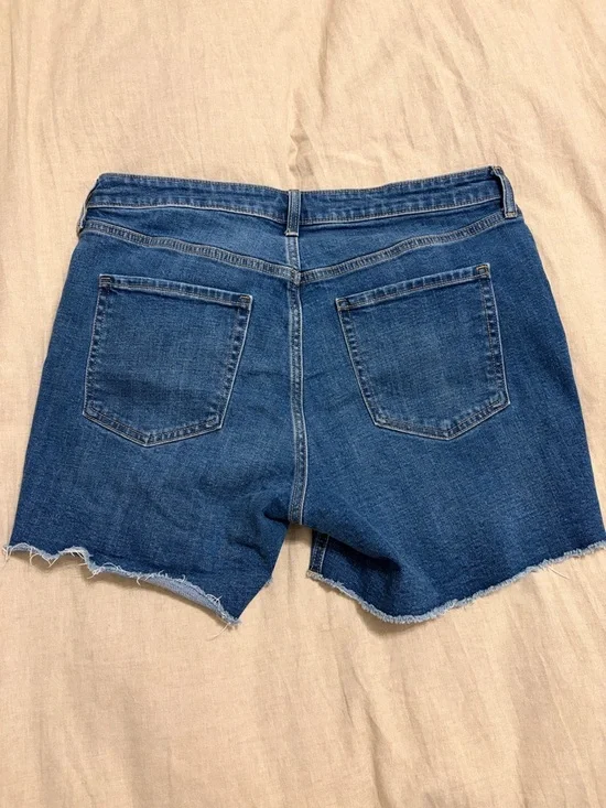 Old Navy Dark Blue High-Rise Cutoff Denim Shorts button fly size 14, new - Picture 3 of 3